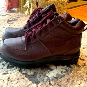 Burgundy Nike boots!